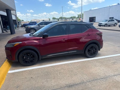 2022 Nissan Kicks SR