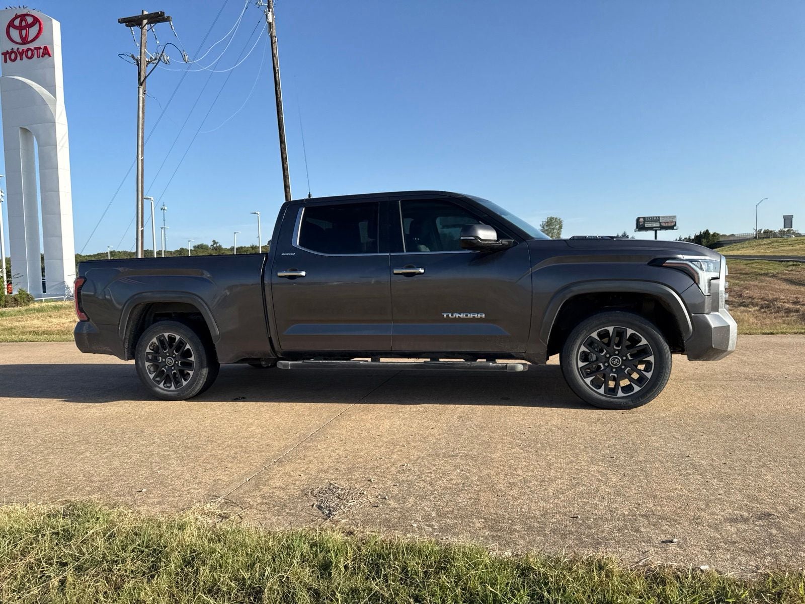 2022 Toyota Tundra Hybrid Limited