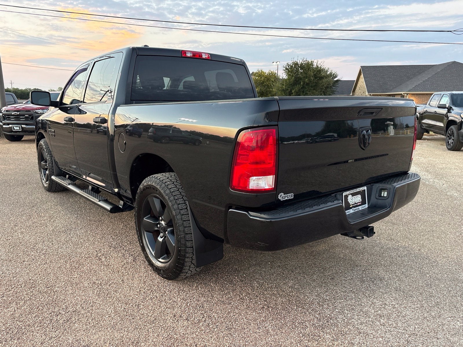 2017 RAM 1500 Express Crew Cab 4x2 5'7" Box