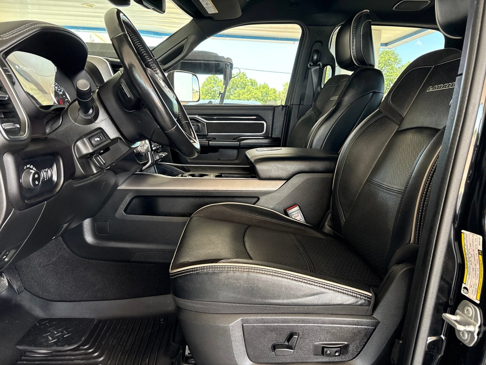 2022 RAM 2500 Laramie Crew Cab 4x4 6'4" Box