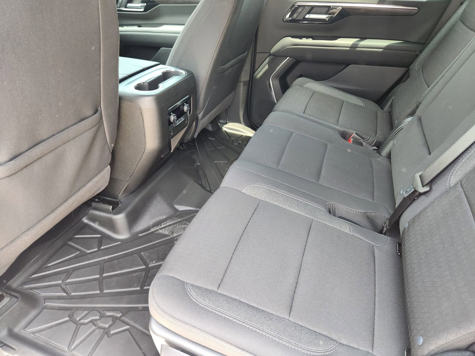 2025 Chevrolet Tahoe LS