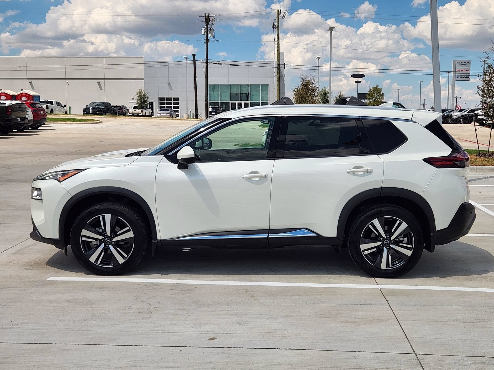 2022 Nissan Rogue SL FWD