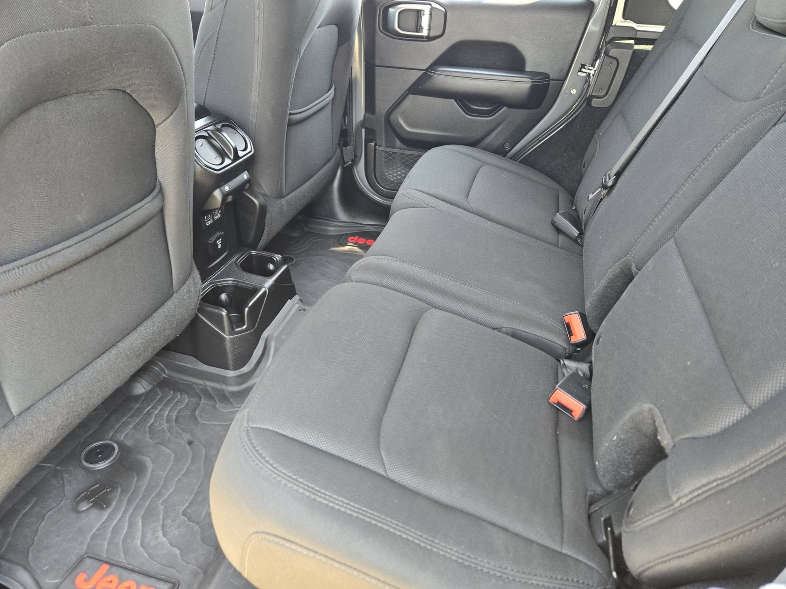 2018 Jeep Wrangler Unlimited Sahara 4x4