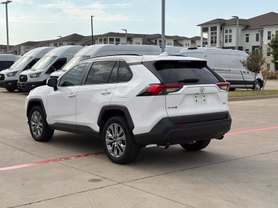 2022 Toyota RAV4 XLE