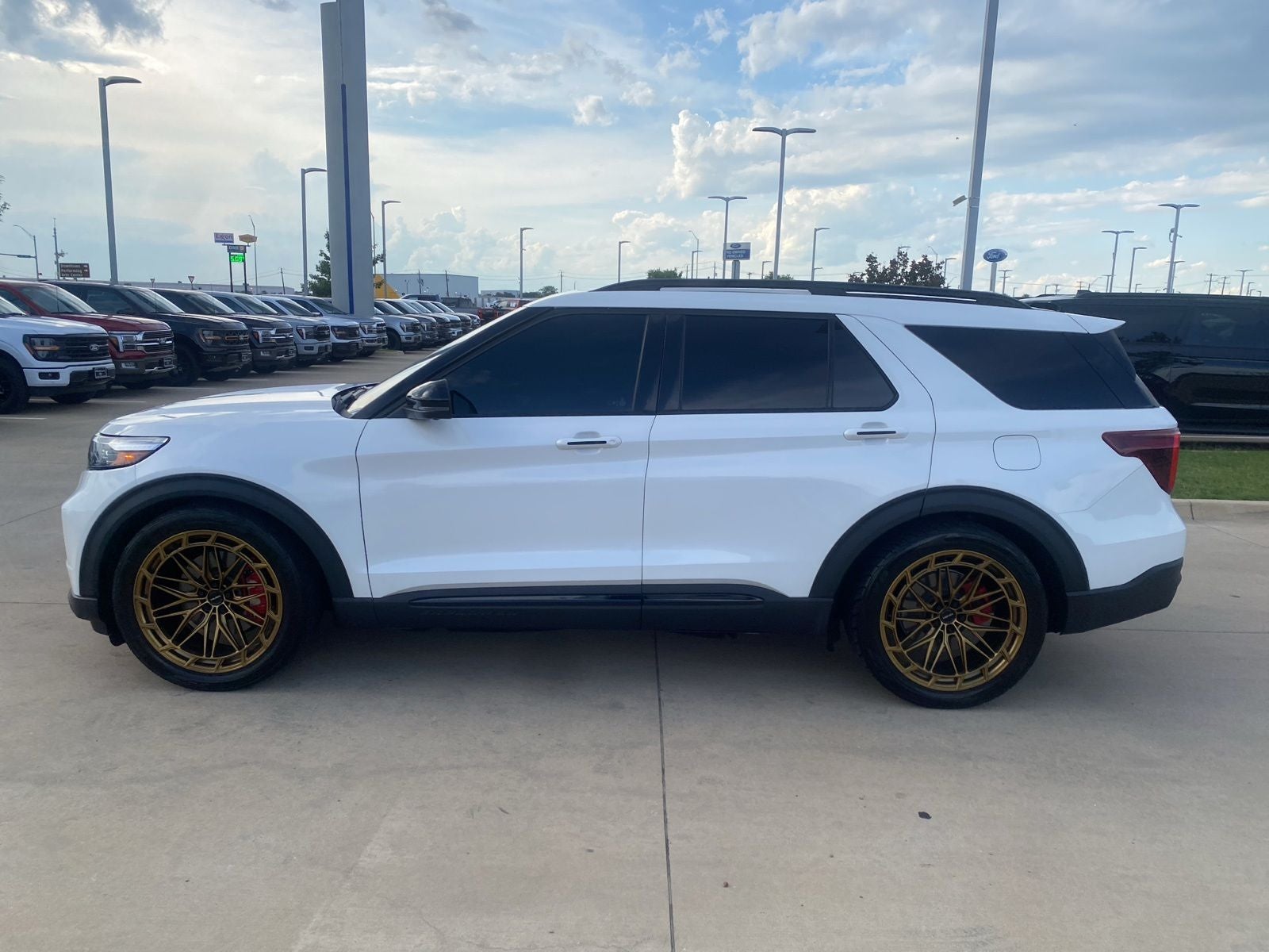 2023 Ford Explorer ST