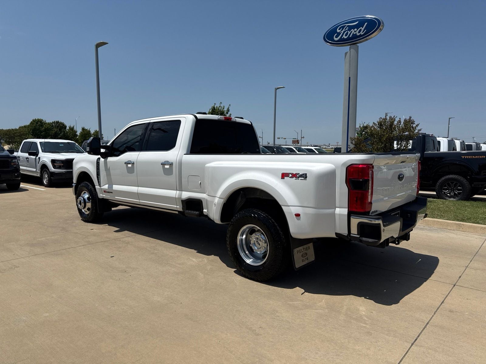 2025 Ford F-350SD Lariat DRW