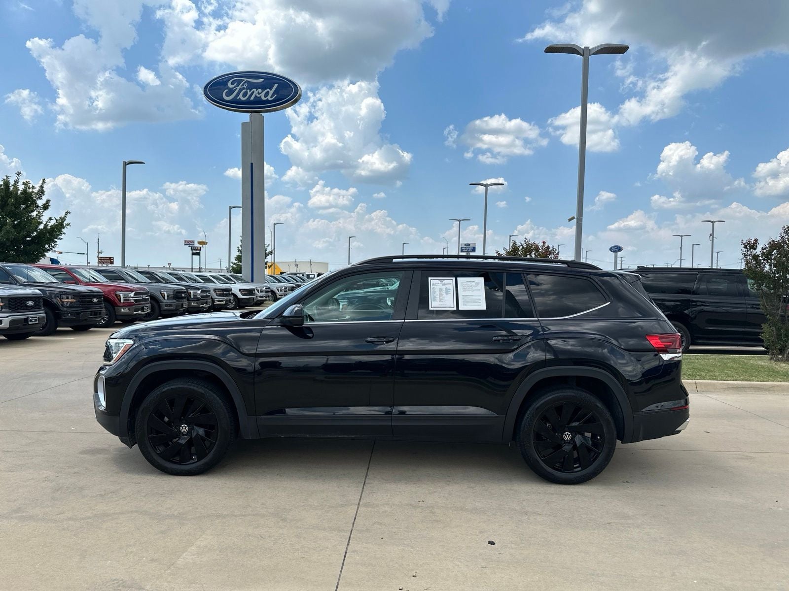 2024 Volkswagen Atlas 2.0T SE w/Technology