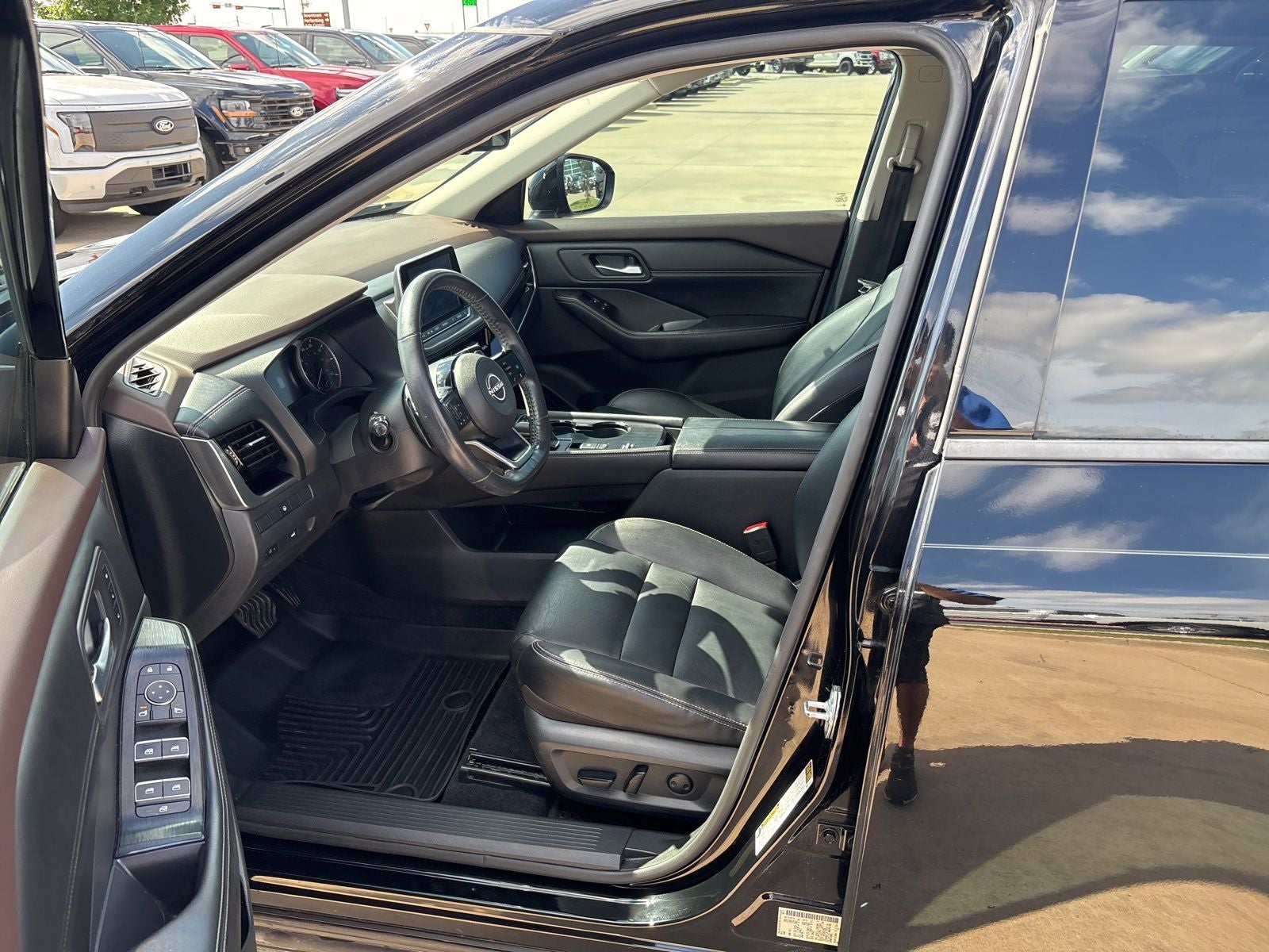 2022 Nissan Rogue SL
